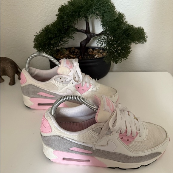 Nike Women's Pink and White Sneakers - Picture 1 of 5